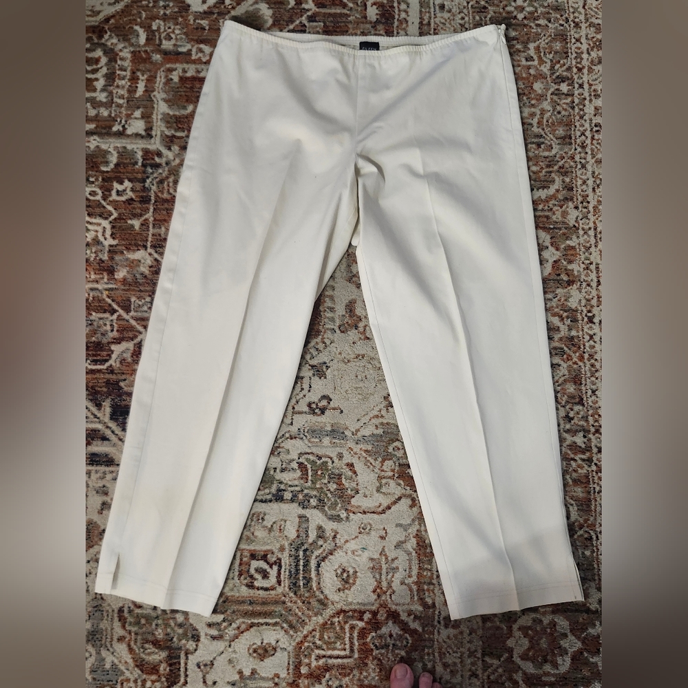 Eileen Fisher stretchy cropped pants